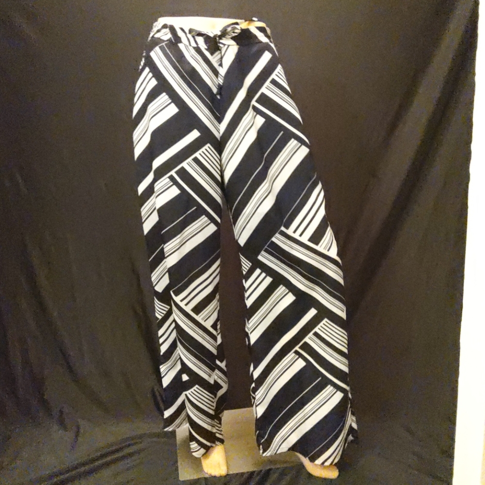 Comfy, thin flare leg striped pants